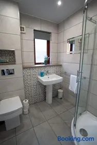 One Bedroom ground floor flat - Image 4