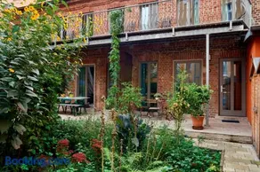 Beautiful Backyard Remise - Image 2