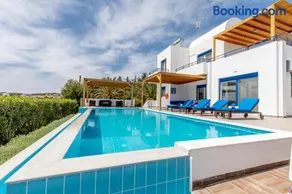 White Blue Villa - Image 4