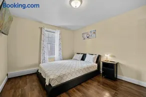 The Public Street Residence - Image 4