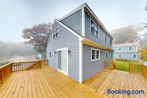 Boothbay Harbor Home with Water Views | Near Dining & Whale Watching - Image 5