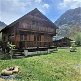 Chalet chaleureux à Orlu avec Jacuzzi et vue sur la montagne - Image 5