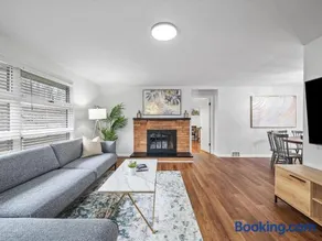 Stylish and Accessible Six Bedroom Home in Wexford/Pittsburg With Kids Amenities - Image 2