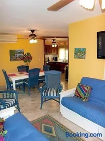 Beautiful Apartment with Terrace - Image 4