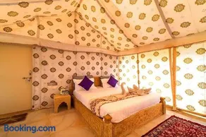 Desert camp Sam - Image 3