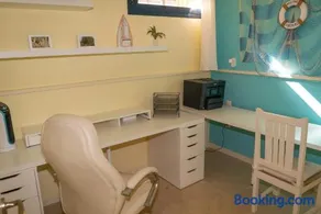 Lucky Thirteen - Apartment with Ocean View - Image 3