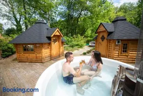 La Bulle de Chantilly - Spa & sauna privatifs & petit déjeuner gourmand - Image 1