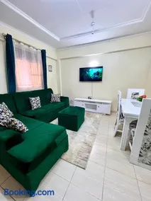 Luxe suite 2 bedroom - Image 1