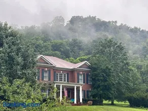 Country Cove - Image 1