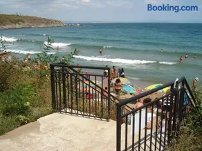 Villa Lazuren Bryag 2 - Image 4