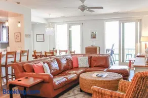 Sojourns Beach Views & Pool Family Home Sleeps 9 - Image 2