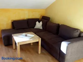 Appartamento con griglia, piscina e terrazza | Vista sul giardino - Image 2