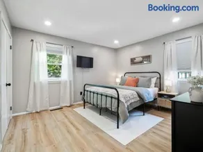 Beautiful Ranch with Outdoor Patio and Room for 6 - Image 5