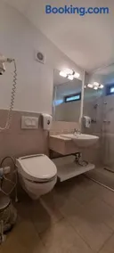 Park Hotel - Image 2