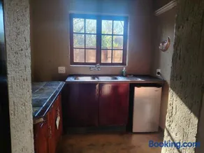 Bushveld Pond Guest House - Image 3