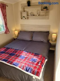 Point Clear 4 bed Static Caravan - Image 1