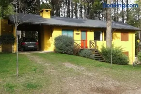 Casa completa en el bosque para 8 personas no aceptamos grupos de jovenes - Image 1