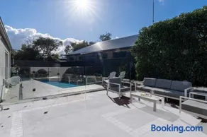 Coastal 4BR with pool, walk to Ocean Grove beach - Image 5