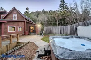 10 Min to Loon-Hottub-Pet Friendly-EV Charger - Image 2