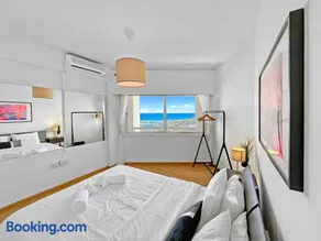 1BR Seafront Apt with community pool - Image 4