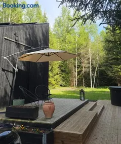 Briežu Stacija Forest Cabin with Hot Tub - Image 1