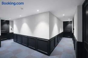 Sky Suites Nicosia - Image 4
