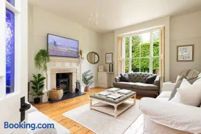 Victorian House Sleeps 14 Pool and Gardens - Image 2