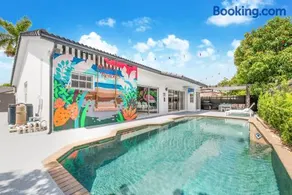 Flamingo Beach Escape -5 Bedrooms- Htd Pool, Game Room, Baby Items , BBQ - Image 1