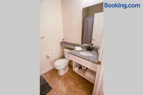 Uptown 23rd District Cozy 1BDR Walkable80 & Fast WiFi - Image 4
