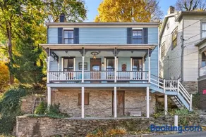 High Street Retreat - Image 1