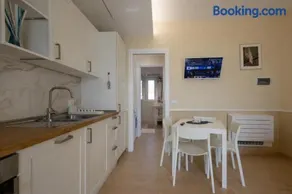 Sinarca Elysium Apartment - Image 3