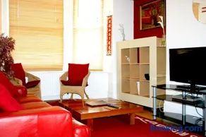 Hartland 2-Bedroom Apartments with Bfast and Parking - Image 4