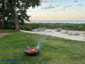 House direct to beach - Image 5