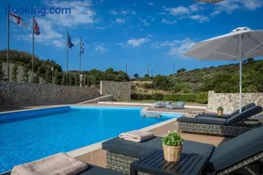 Pieno di Luce Skala loft with private 107m2 pool and breakfast - Image 2