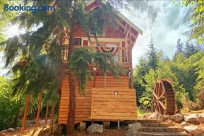 Large Estate Venue 2 hot tubs 2 treehouses - Image 3