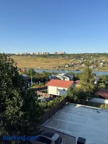 Lake View Apartment Iasi - Image 5