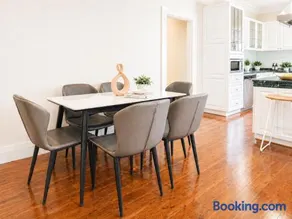Mosman 3 BR Family Escape Near from the Beach - Image 1