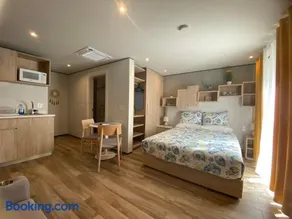 Maho Escape- with Pool and Gym, Lagoon view, walk to dinning, Maho Beach and Mullet Bay - Image 4