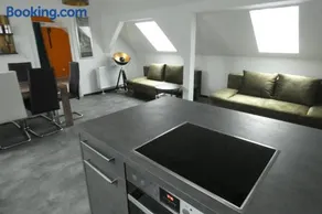Holiday - Image 3