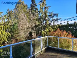 Vancouver Airport Blueberry Manor - Image 3