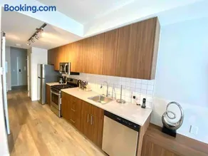 Perfect Brand New Condo Downtown Sidney - Image 5