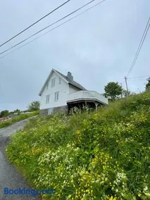 Stasjonen - Sørvågen - Image 1