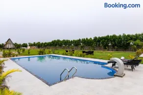 ELIVAAS Signature Malik Farms Countryside Wooden Cottage on 2 Acre Estate with Shared Pool, Garden & Restaurant - Image 2