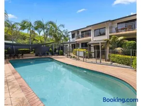 Beachfront Apartments Unit 18 - Image 3