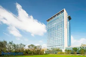 Sheraton Langfang Chaobai River Hotel - Image 1