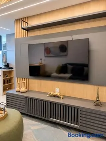 Flat moderno e confortável - excelente localização - Image 3