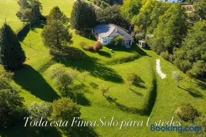 Casa con Jardín Enorme y Vistas Espectaculares Cerca de Pechon - Image 1