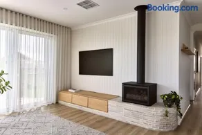 Wirilda Retreat Coastal Haven - Image 4
