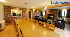 Marsh Farm Hall - Image 2