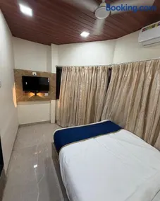 Hotel 7 Heavens - Image 3